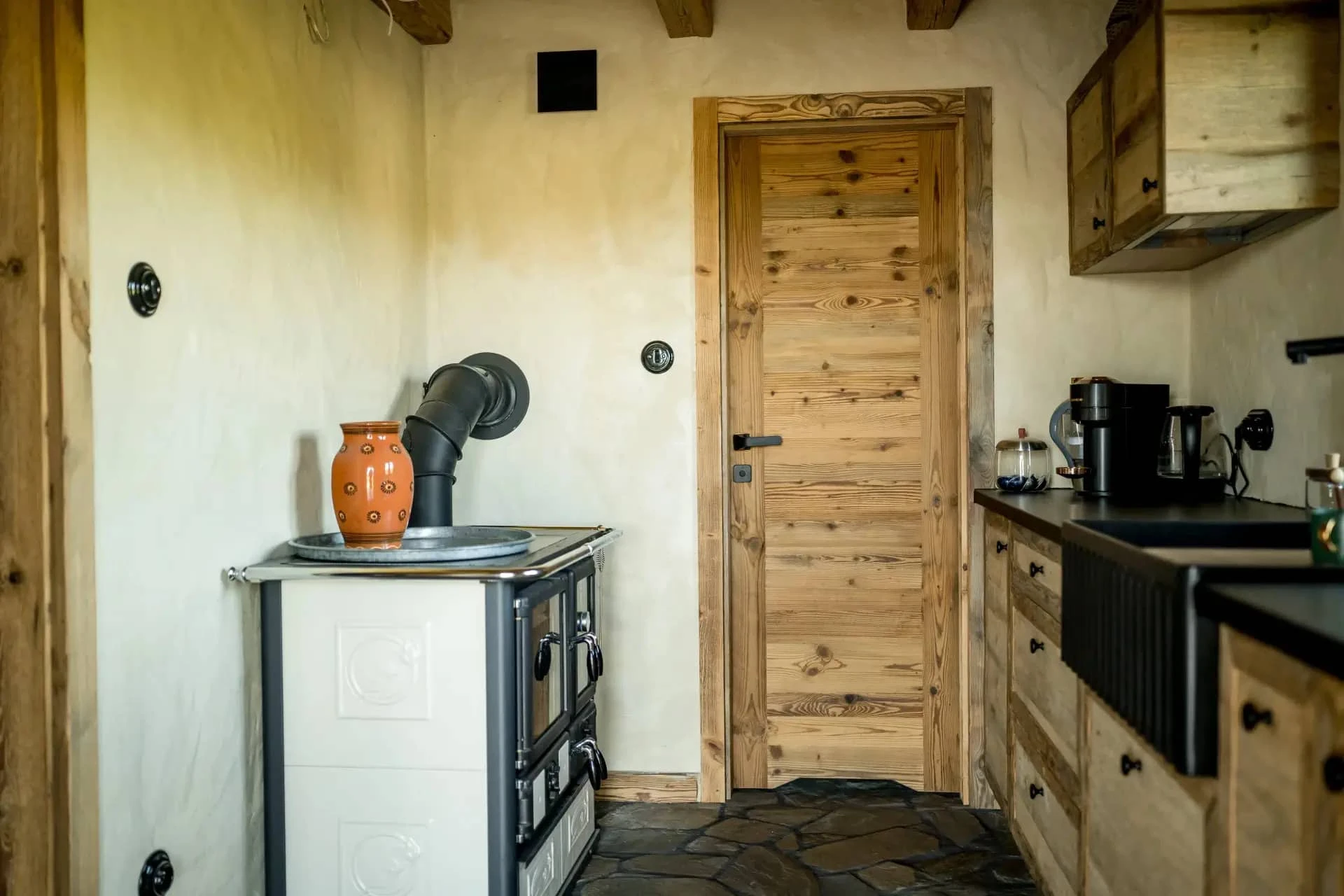Kitchen Makeover Ideas: How to Update Your Kitchen Without Replacing the Cabinets