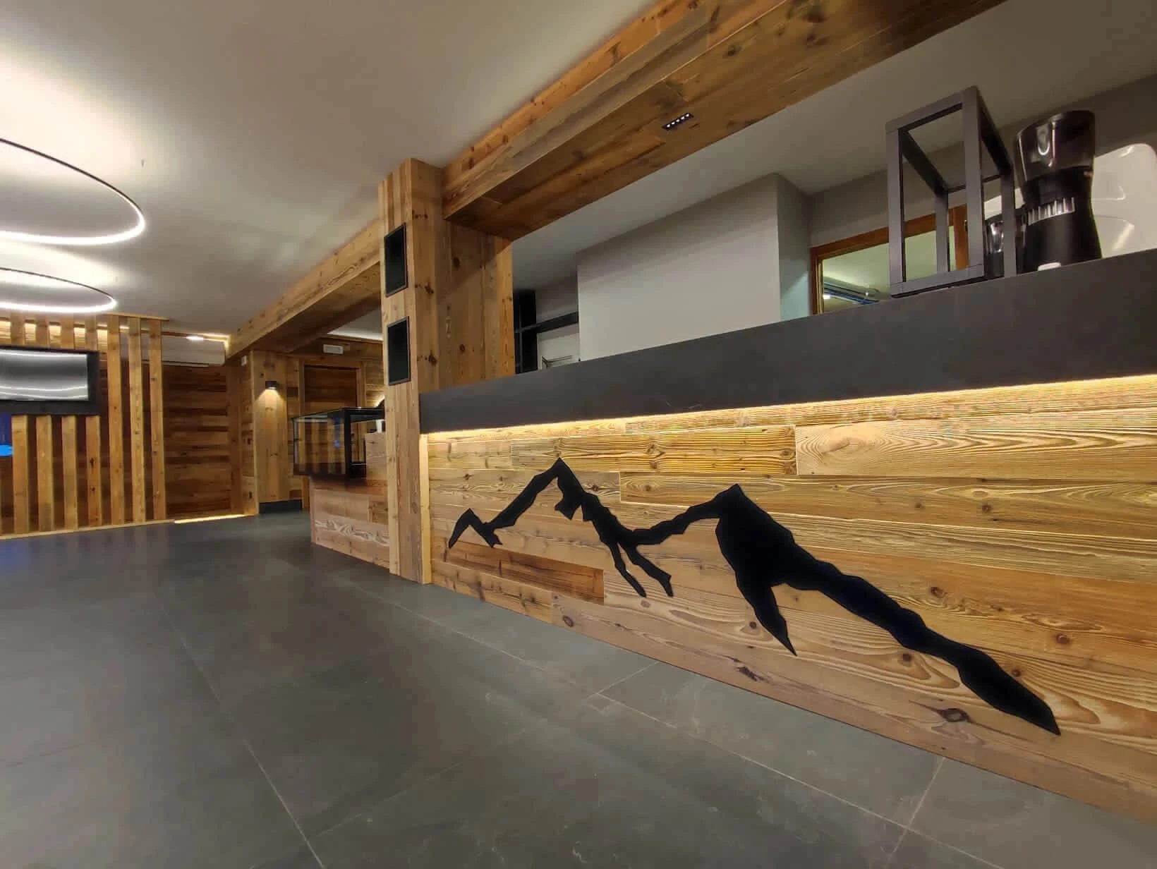 Modern Heritage Interior Design: How to Mix Old and New the Right Way