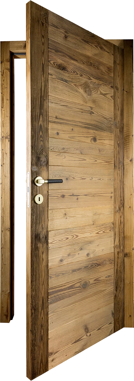 Altholz Innentüren aus massivem, gealtertem Holz mit natürlicher Maserung und rustikalem Design.